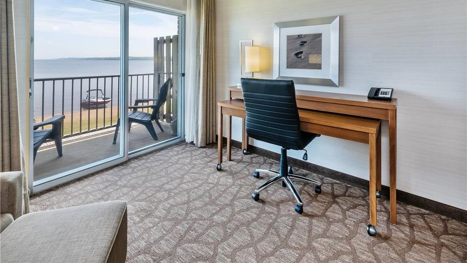 Waterfront Inn, Ascend Hotel Collection Room