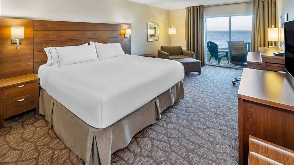 Waterfront Inn, Ascend Hotel Collection Suite