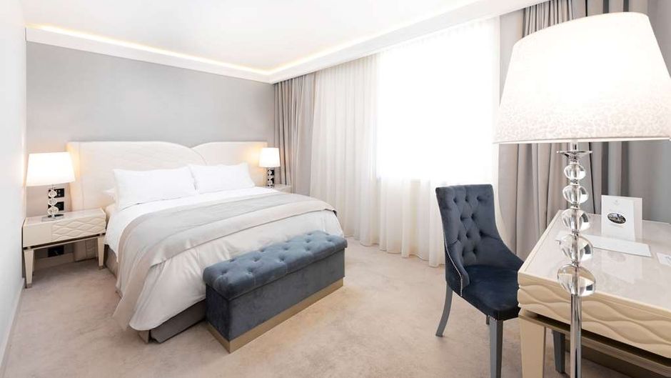 Hotel Tresor Room