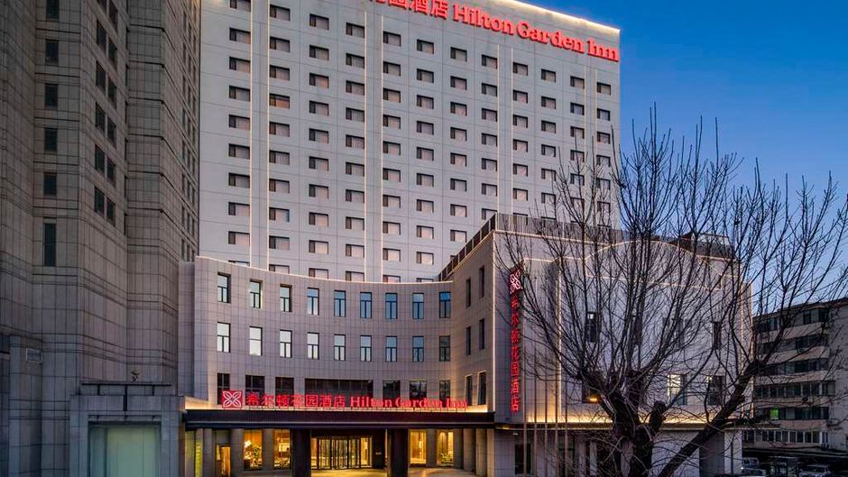 Hilton Garden Inn 5 Great Ave Exterior