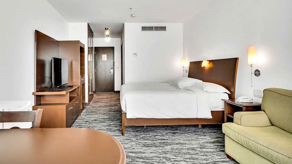 Hotel Mortagne Room
