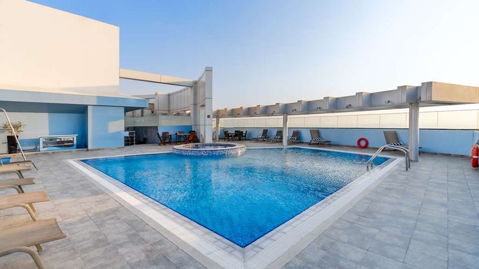 Carlton Al Barsha Pool