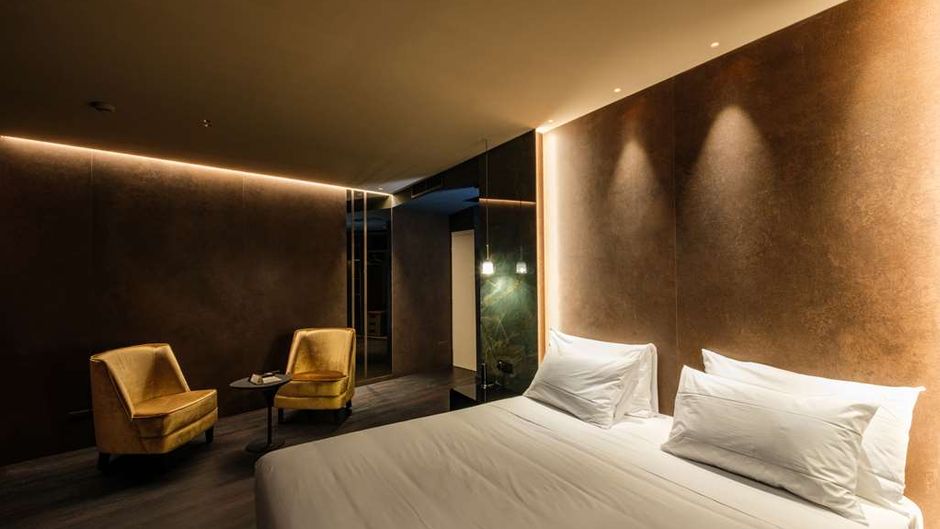 Touring Hotel Suite