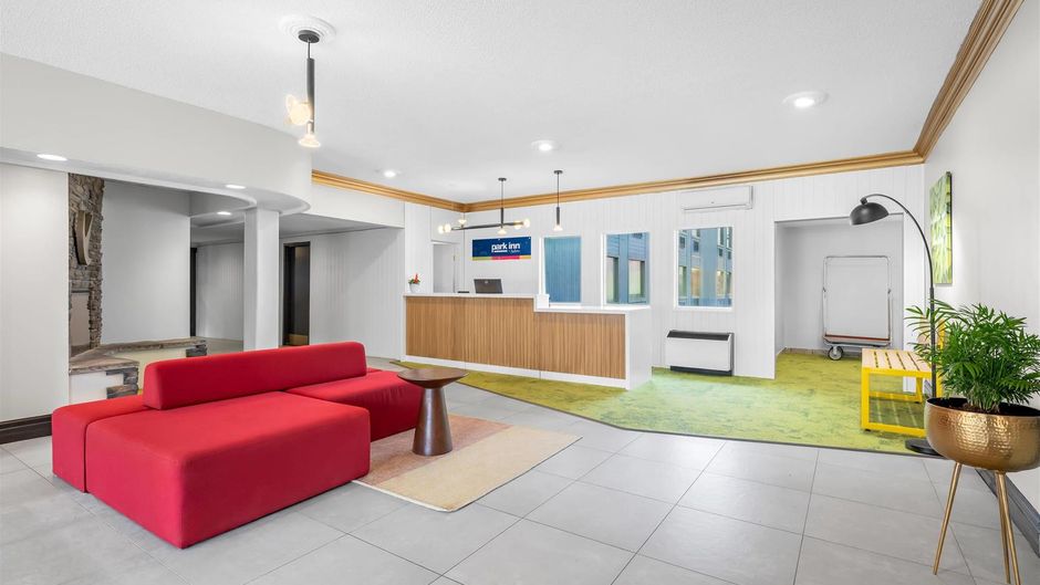 Hearthstone Inn Sydney Lobby