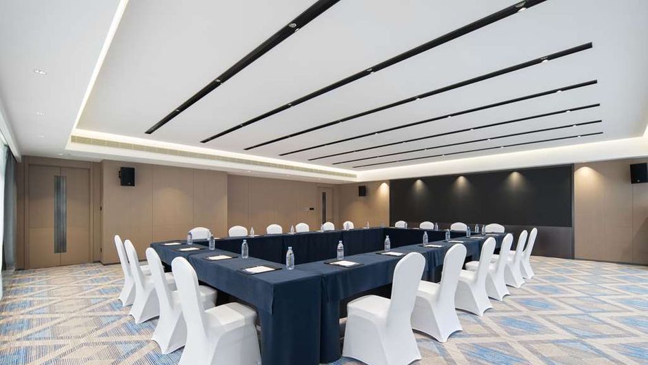Hampton Inn CAN Sports Center Meeting