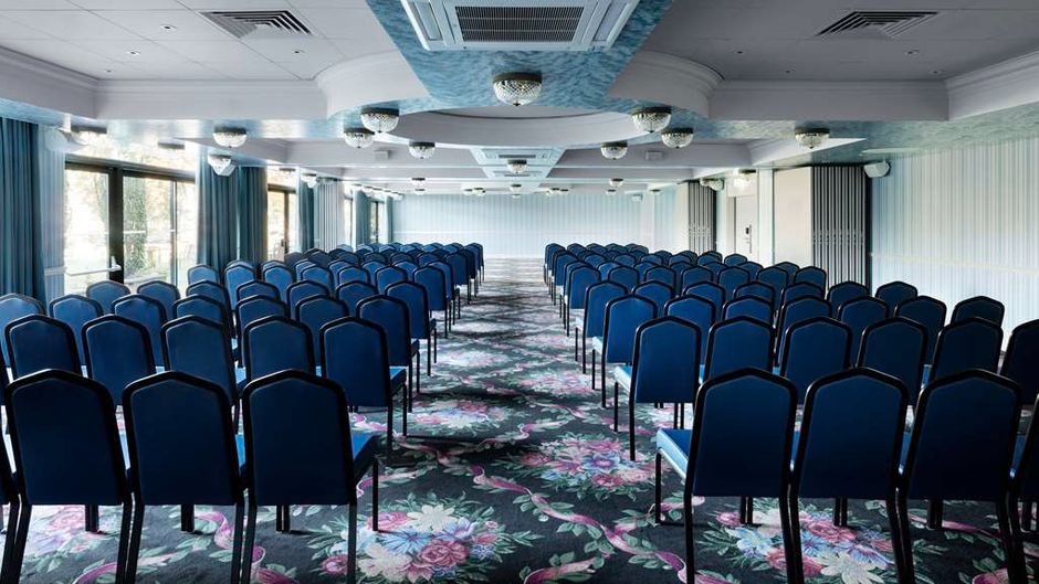 Graduate by Hilton Cambridge Meeting