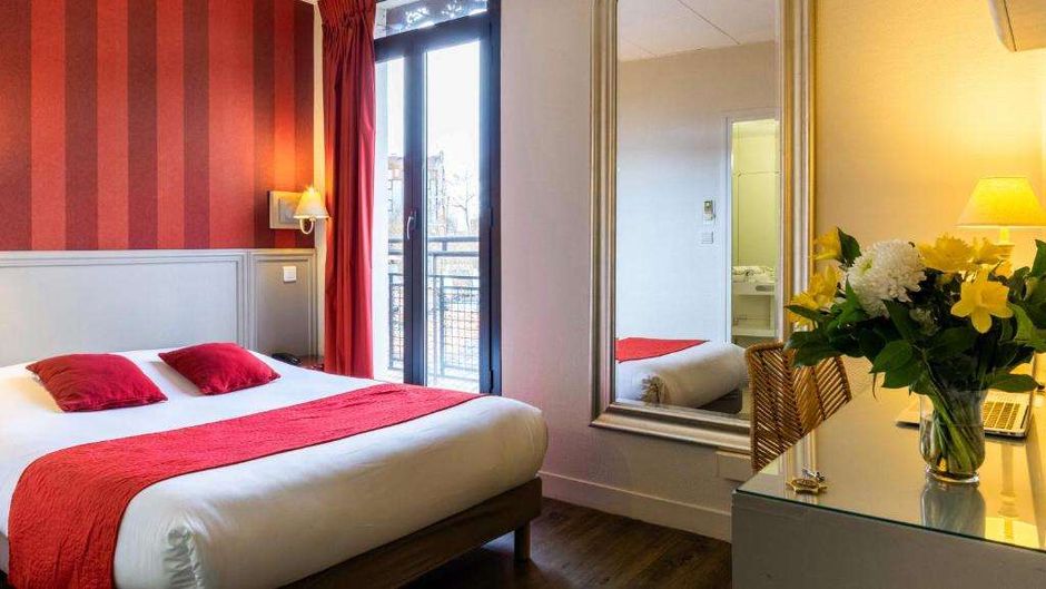 Hotel de France Room