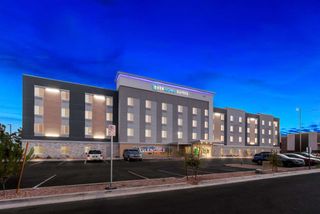 Everhome Suites Glendale