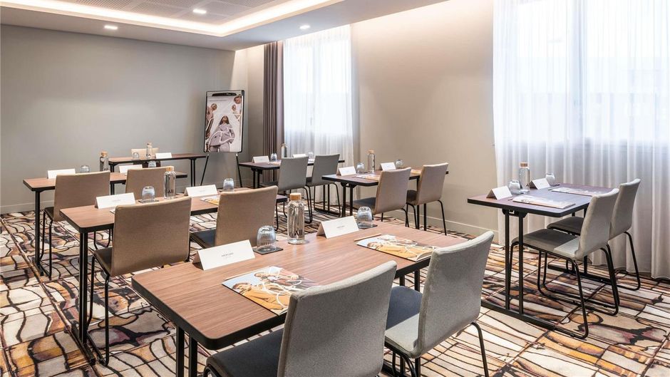 Mercure Acheres St Germain en Laye Meeting