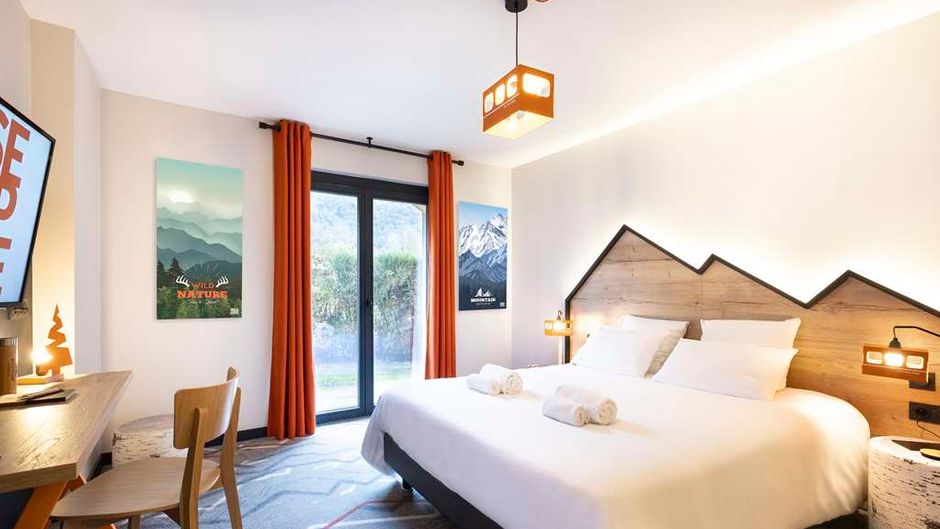 Base Camp Lodge Room
