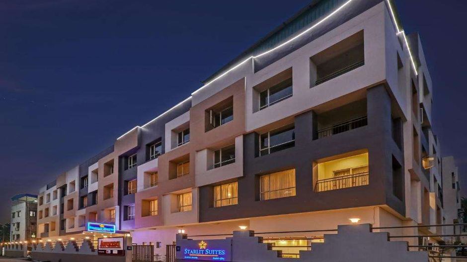Starlit Suites Newtown Exterior