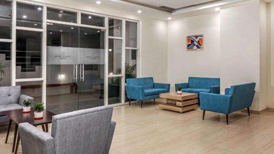 Starlit Suites Newtown Lobby