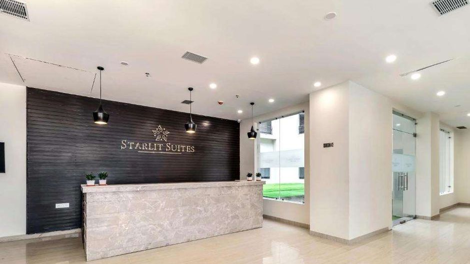 Starlit Suites Newtown Lobby