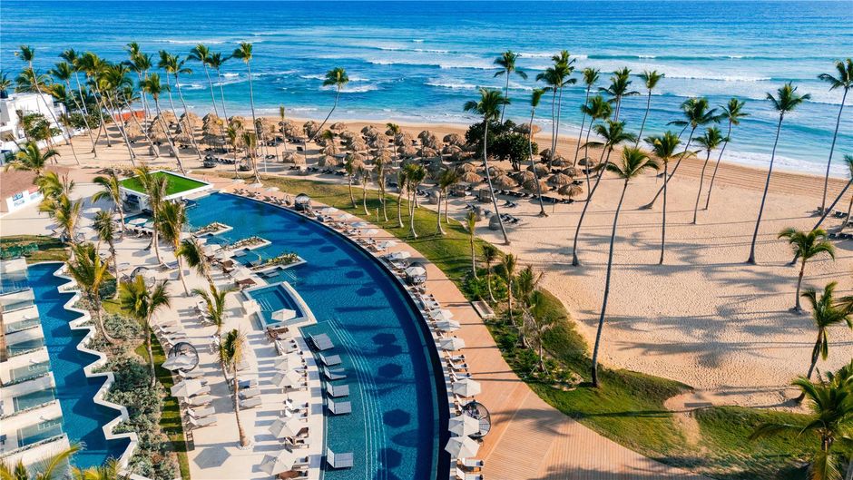 Breathless Punta Cana Resort & Spa Pool