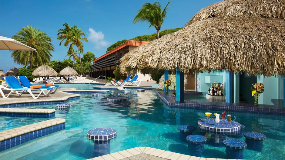 Sunscape Curacao Resort, Spa & Casino Pool