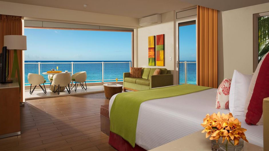 Sunscape Curacao Resort, Spa & Casino Suite
