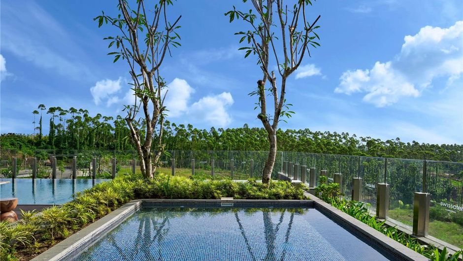 Swissotel Nusantara Pool