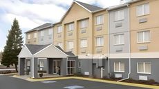 Dubuque Inn & Suites