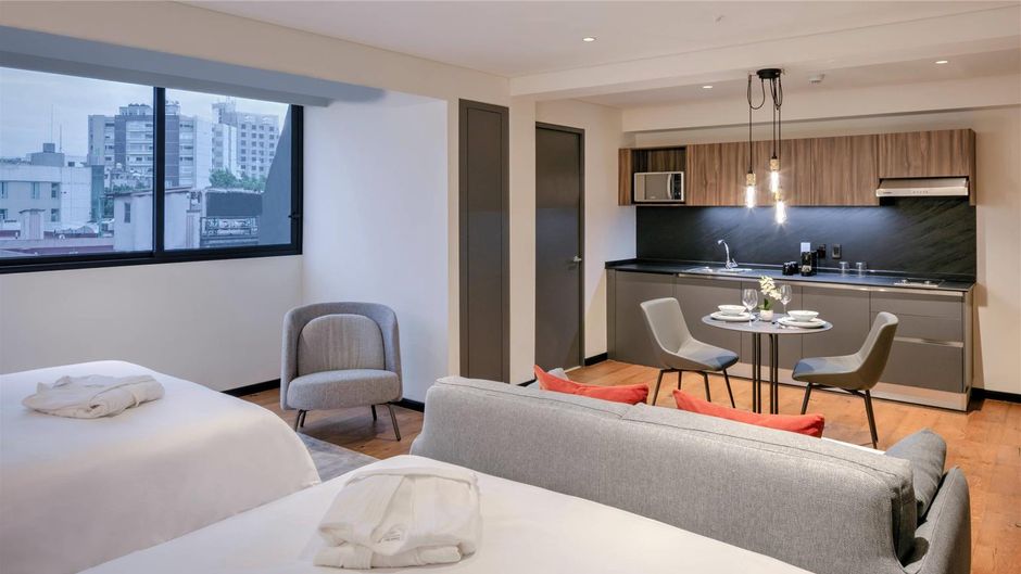 Amberes 64 Ascend Hotel Collection Suite