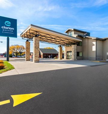 Clarion Pointe Milwaukee Airport