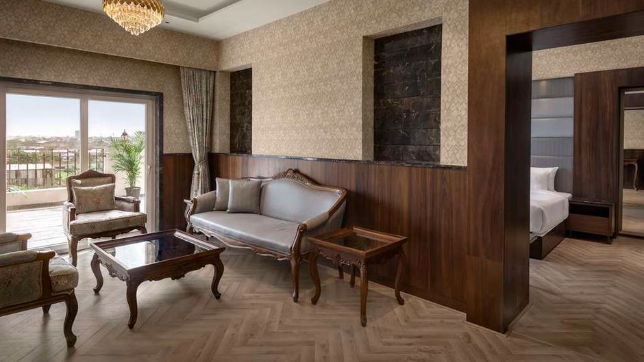 Jasraj Palace Yavatmal Hotel-Radisson Suite