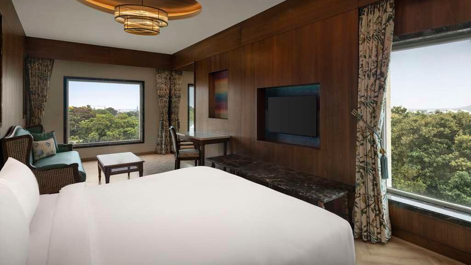 Jasraj Palace Yavatmal Hotel-Radisson Suite