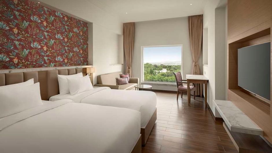 Jasraj Palace Yavatmal Hotel-Radisson Room