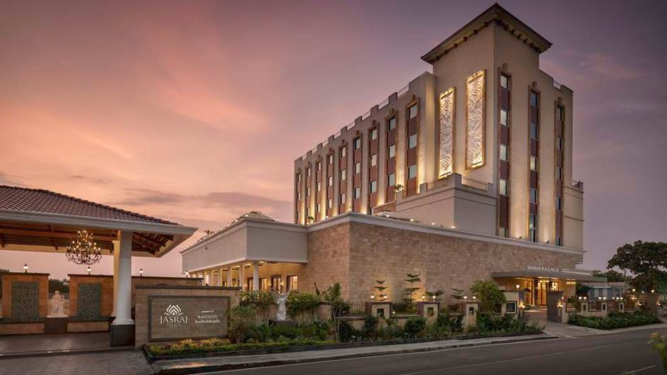 Jasraj Palace Yavatmal Hotel-Radisson Exterior