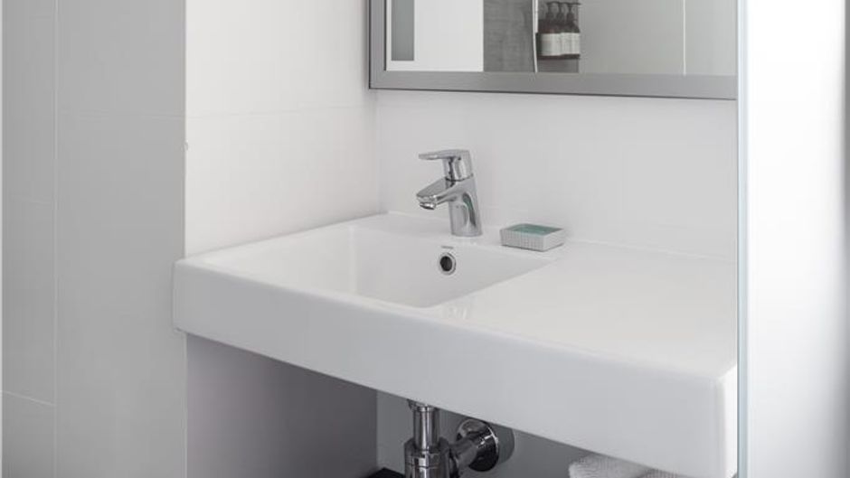 Alex Hotel, Perth Room