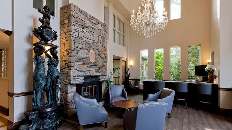 Elm Hurst Inn & Spa Lobby