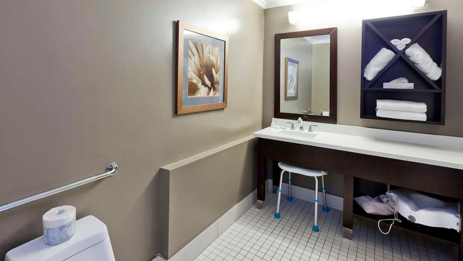 Elm Hurst Inn & Spa Room