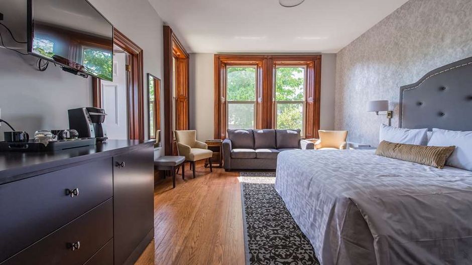 Idlewyld Inn & Spa Room