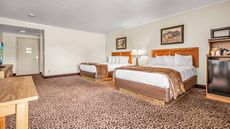 Red Arrow Inn & Suites