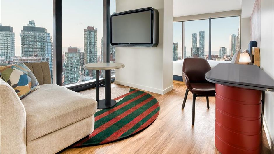 TOOR Hotel Toronto, jdv by Hyatt Suite