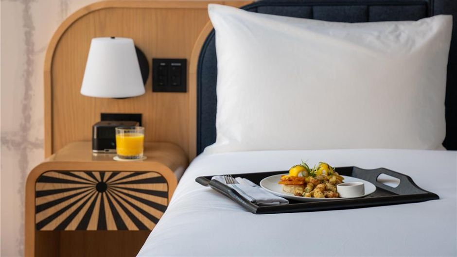 TOOR Hotel Toronto, jdv by Hyatt Room