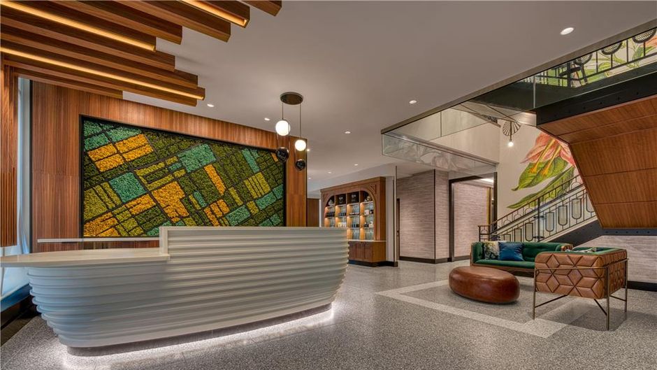 TOOR Hotel Toronto, jdv by Hyatt Lobby