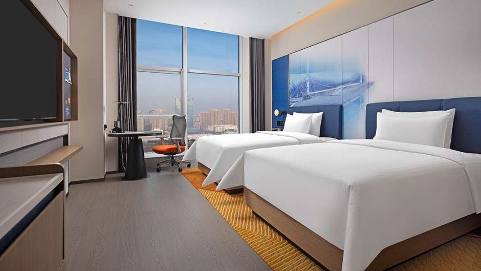 Hampton Inn Urumqi Railway Station Room