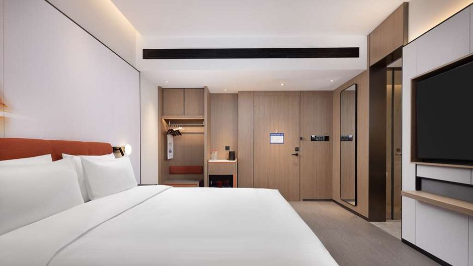 Hampton Inn Urumqi Railway Station Room