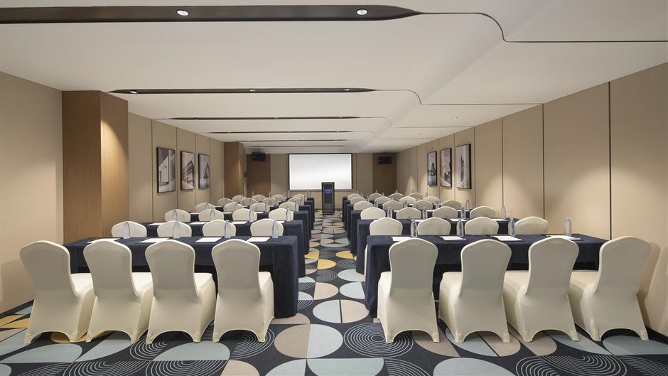 Hampton Kunming Nanping Meeting
