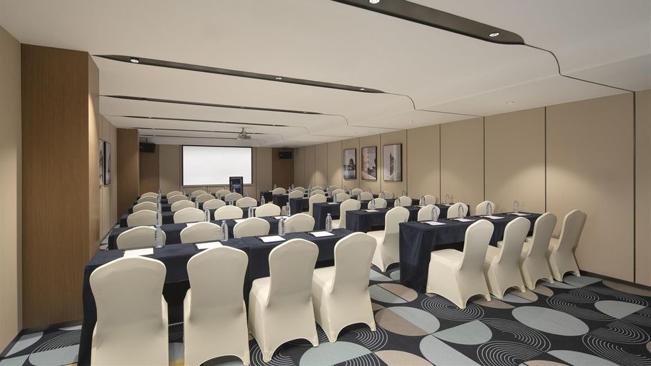 Hampton Kunming Nanping Meeting