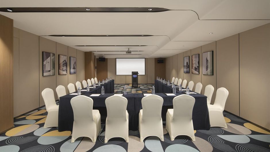 Hampton Kunming Nanping Meeting