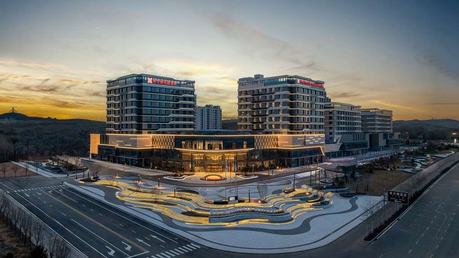 Hilton Garden Inn Kangbashi Exterior