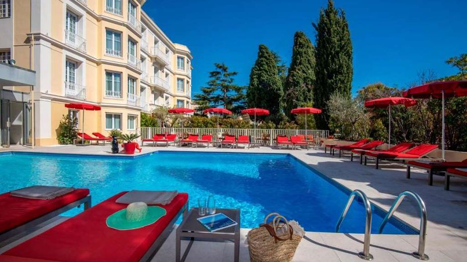 Hotel Carlton Pool