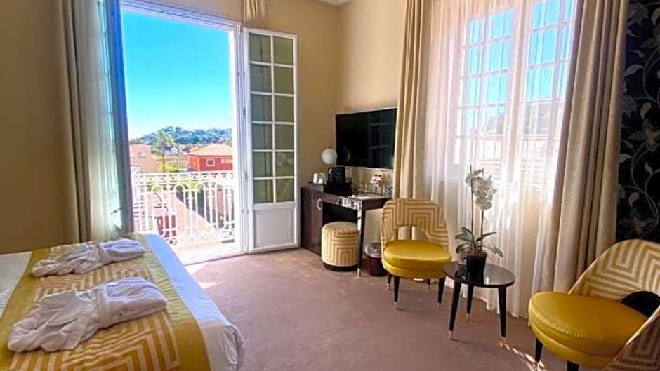 Hotel Carlton Room