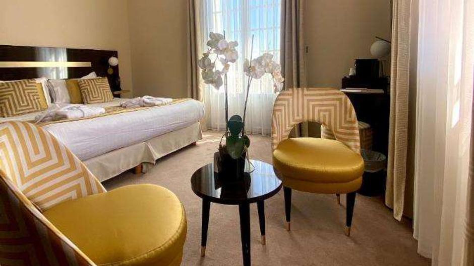 Hotel Carlton Room