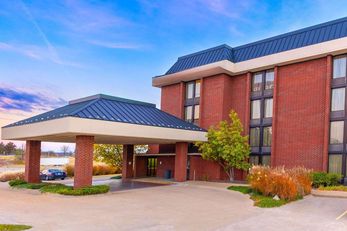 Heritage Inn & Suites St Louis Fenton