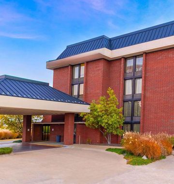 Heritage Inn & Suites St Louis Fenton
