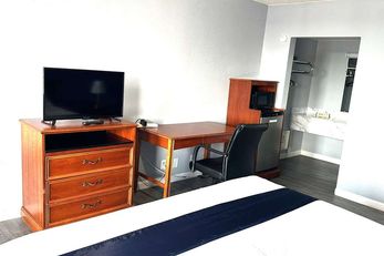 Travelodge by Wyndham Salisbury