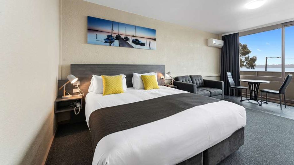 Bayside Inn Room