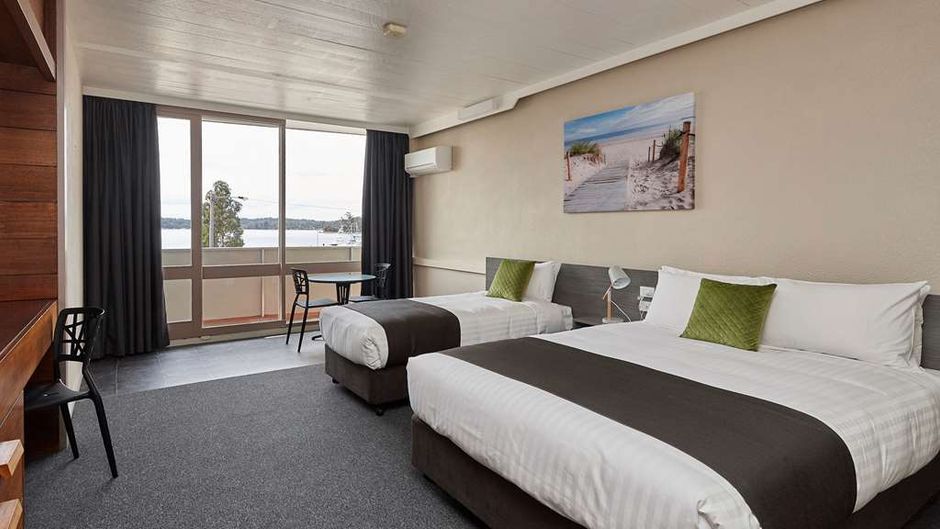 Bayside Inn Room